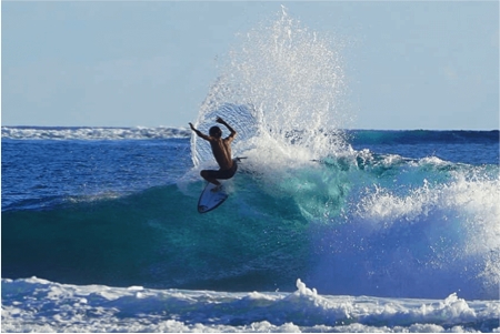 和井田理央がバリ島専門のツアー会社 バリ王 とスポンサー契約更新 The Surf News サーフニュース