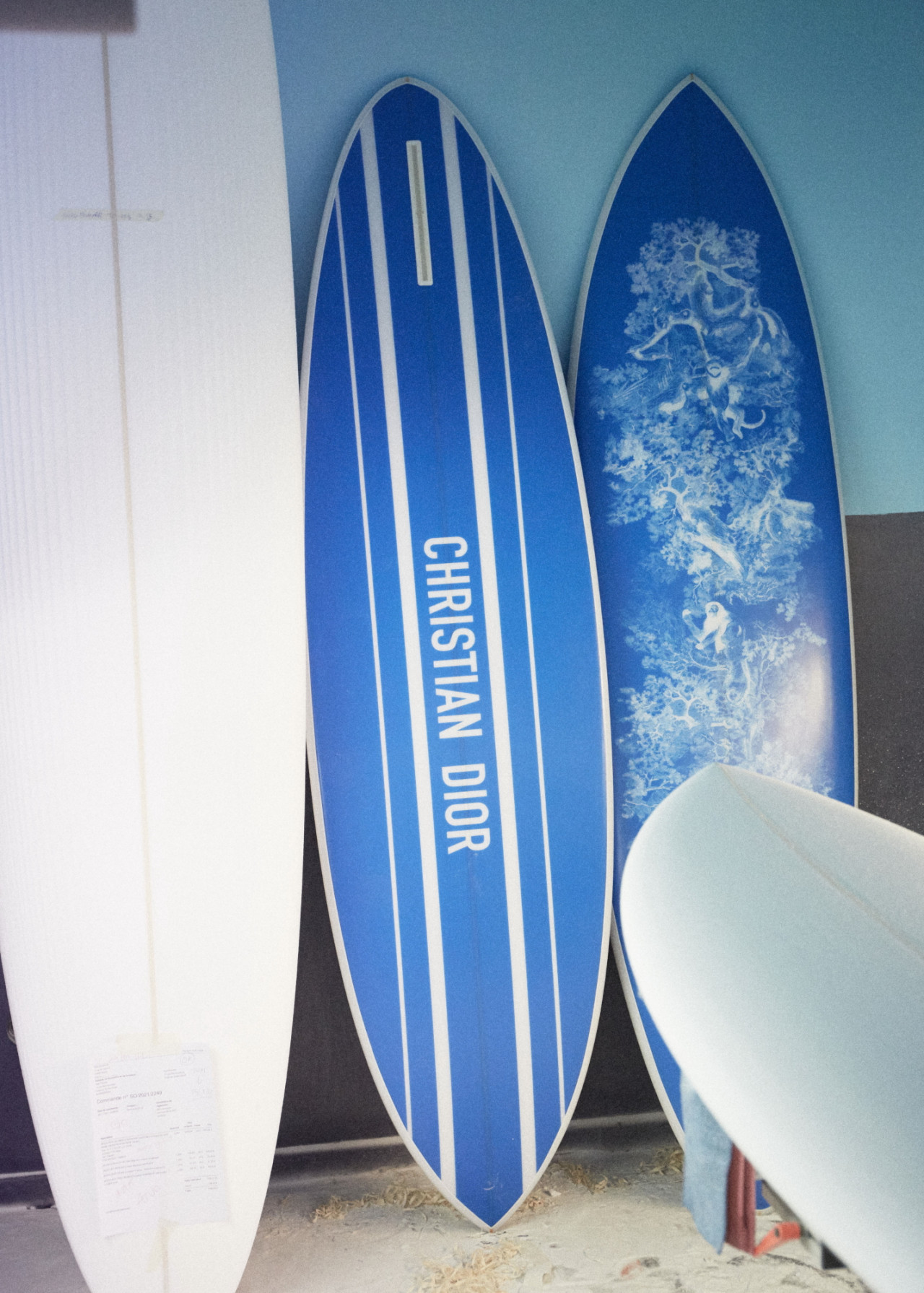 DIOR MAISON」より、125万円の高級サーフボードが登場 | THE SURF NEWS ...